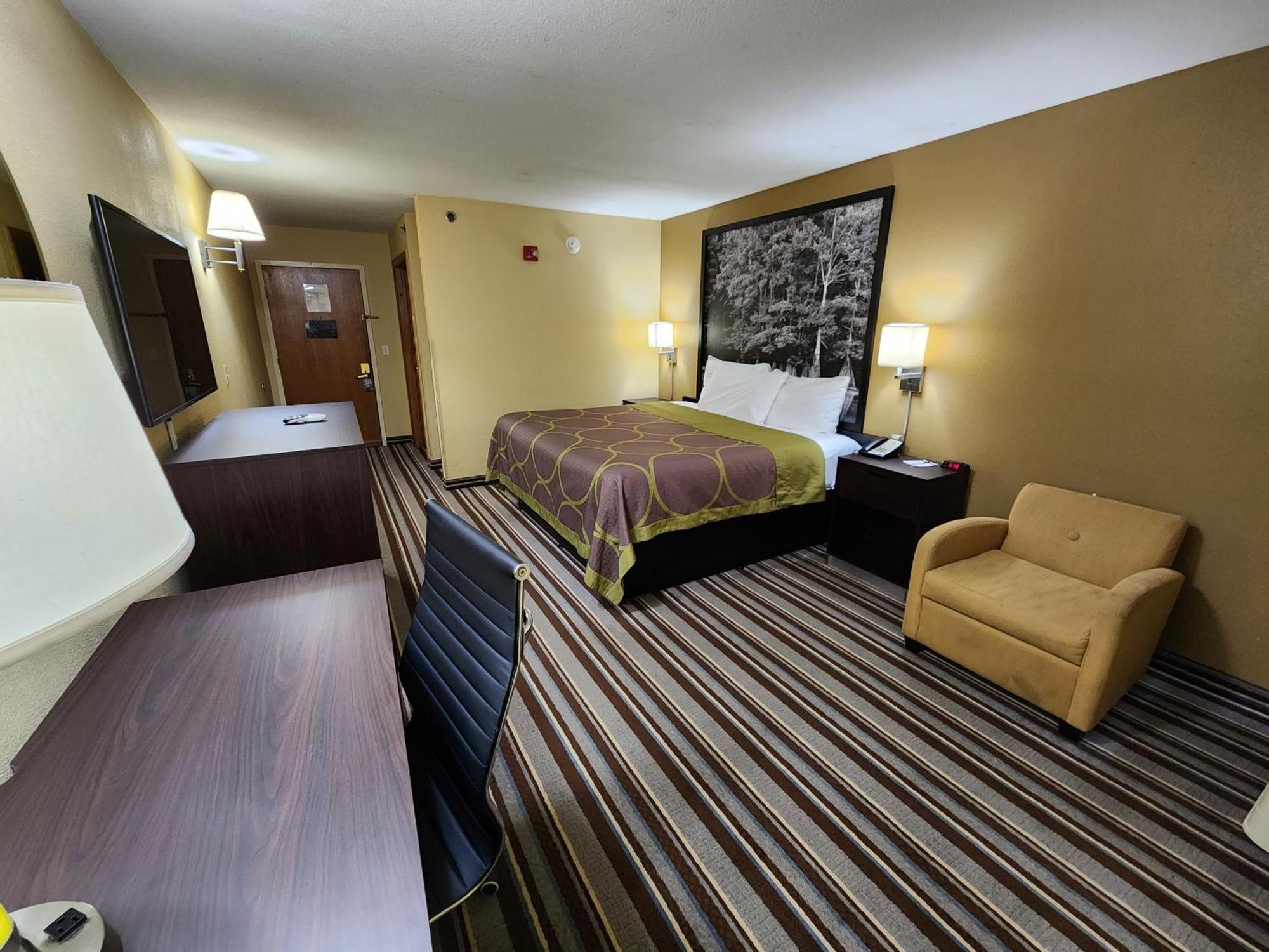 Super 8 By Wyndham Hotel